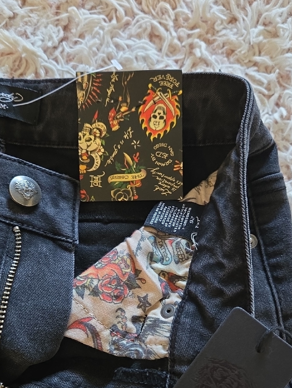 ❤️NWT Ed Hardy Embroidered Wide Leg Jeans - Picture 6 of 10
